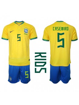 Billige Brasil Casemiro #5 Hjemmedraktsett Barn VM 2022 Kortermet (+ Korte bukser)